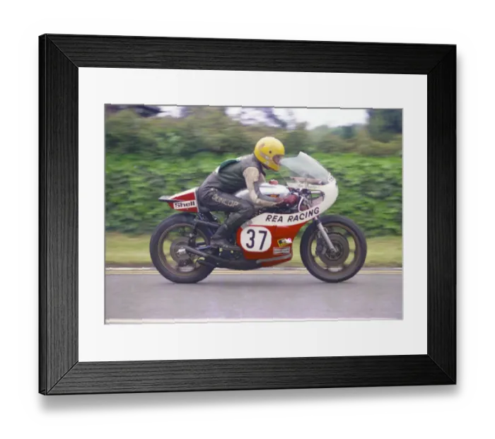 Framed Print : Joey Dunlop (Rea Yamsel) 1977 Classic TT Framed Print : Joey Dunlop (Rea Yamsel) 1977 Classic TT