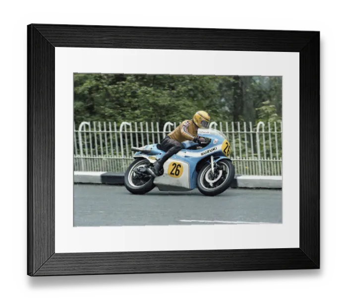 Framed Print : Neil Tuxworth (HLS Suzuki) 1979 Senior TT Framed Print : Neil Tuxworth (HLS Suzuki) 1979 Senior TT