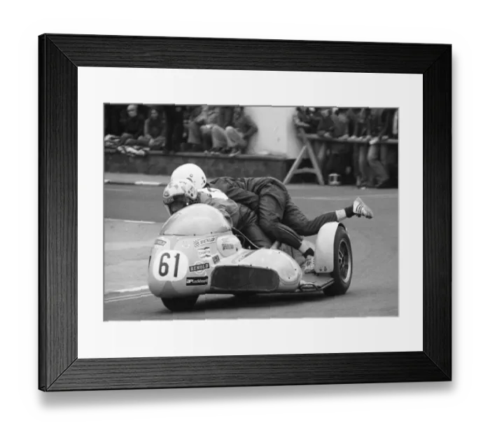 Framed Print : Brian Meeson & Anthony O Brien (Yamaha) 1977 Sidecar TT Framed Print : Brian Meeson & Anthony O Brien (Yamaha) 1977 Sidecar TT