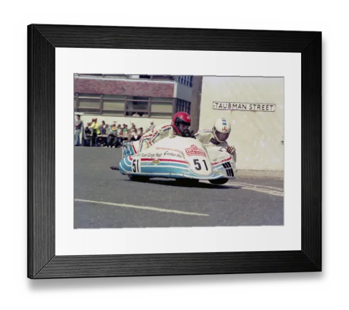 Framed Print : Dave Molyneux & Paul Kneale (Yamaha) 1986 Sidecar TT Framed Print : Dave Molyneux & Paul Kneale (Yamaha) 1986 Sidecar TT
