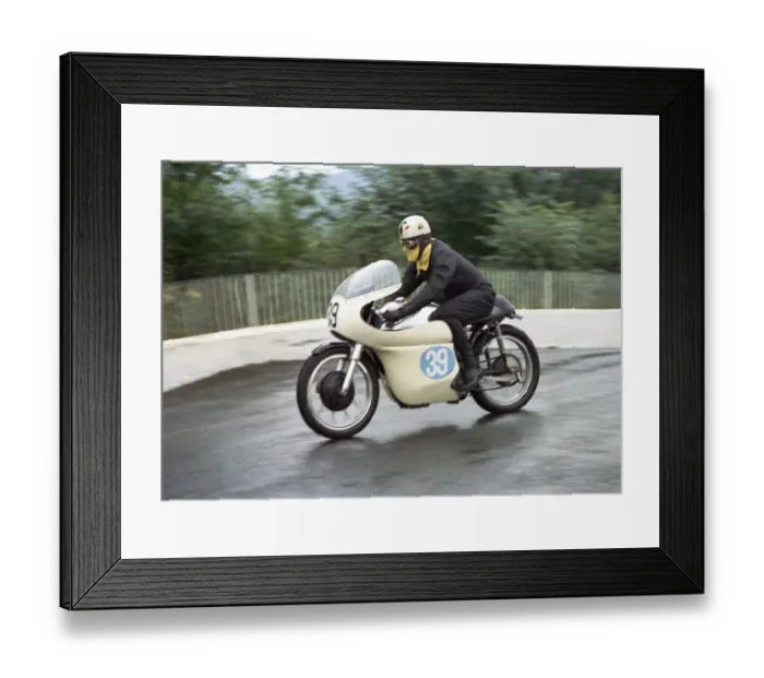 Framed Print : Henry McEwan (Norton) 1967 Junior Manx Grand Prix Framed Print : Henry McEwan (Norton) 1967 Junior Manx Grand Prix