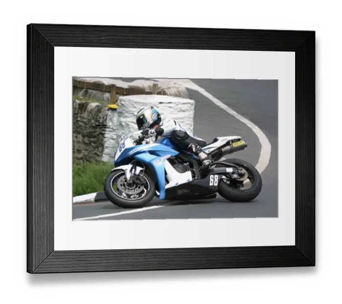 Framed Print : Steve Heneghan (Honda) 2010 Supersport TT Framed Print : Steve Heneghan (Honda) 2010 Supersport TT