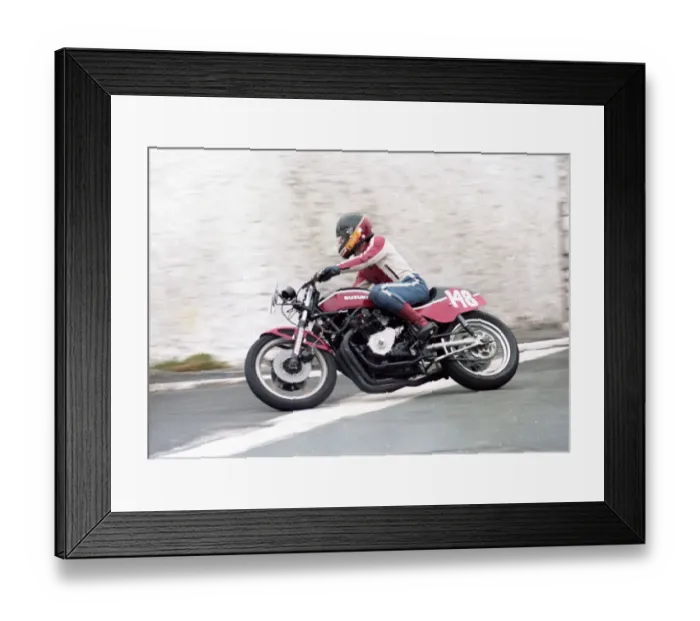 Framed Print : Nigel Barker (Suzuki) 1982 Southern 100 Framed Print : Nigel Barker (Suzuki) 1982 Southern 100