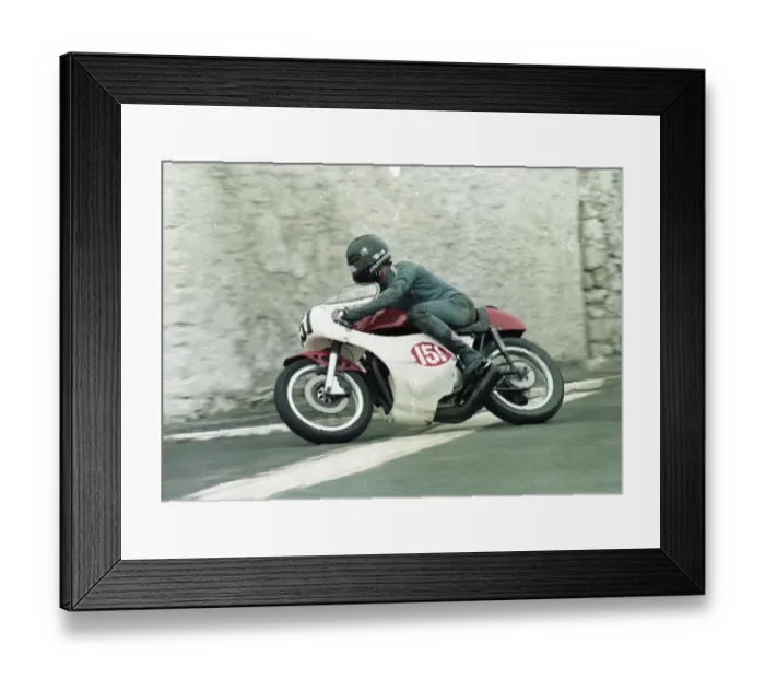 Framed Print : Kevin Lymer (Norton) 1982 Southerrn 100 Framed Print : Kevin Lymer (Norton) 1982 Southerrn 100