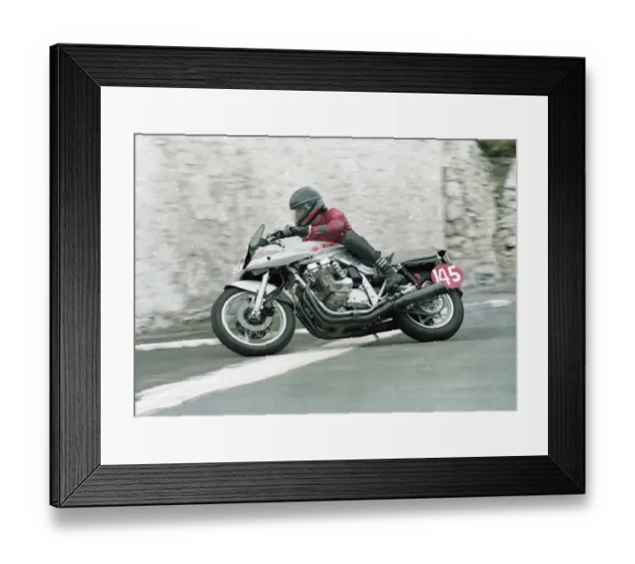 Framed Print : Brian Appleton (Suzuki) 1982 Southerrn 100 Framed Print : Brian Appleton (Suzuki) 1982 Southerrn 100