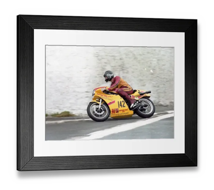 Framed Print : Dick Pipes (Suzuki) 1982 Southern 100 Framed Print : Dick Pipes (Suzuki) 1982 Southern 100