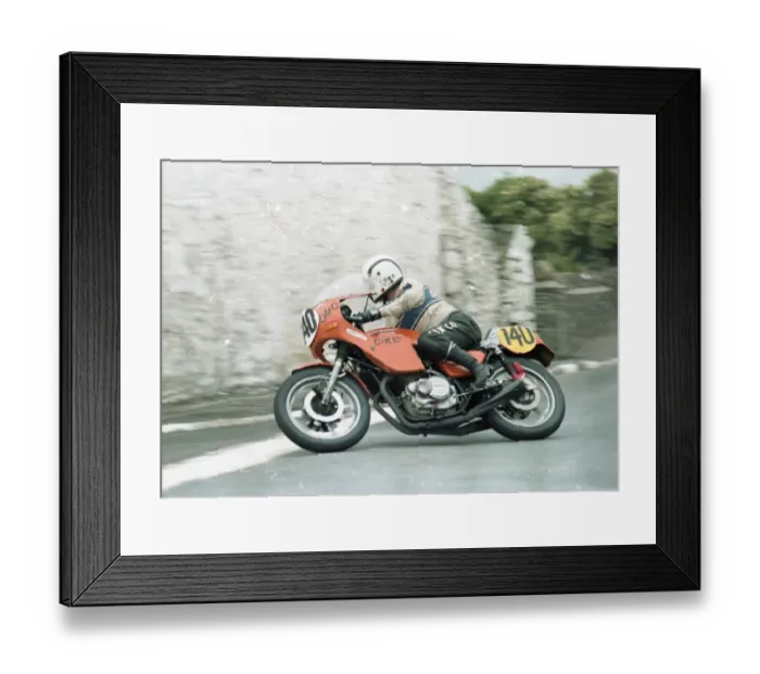 Framed Print : Jamie Watt (Laverda) 1982 Southern 100 Framed Print : Jamie Watt (Laverda) 1982 Southern 100