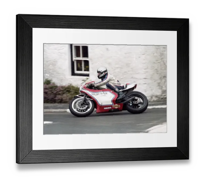 Framed Print : Dave Ashton (Yamaha) 1982 Southern 100 Framed Print : Dave Ashton (Yamaha) 1982 Southern 100
