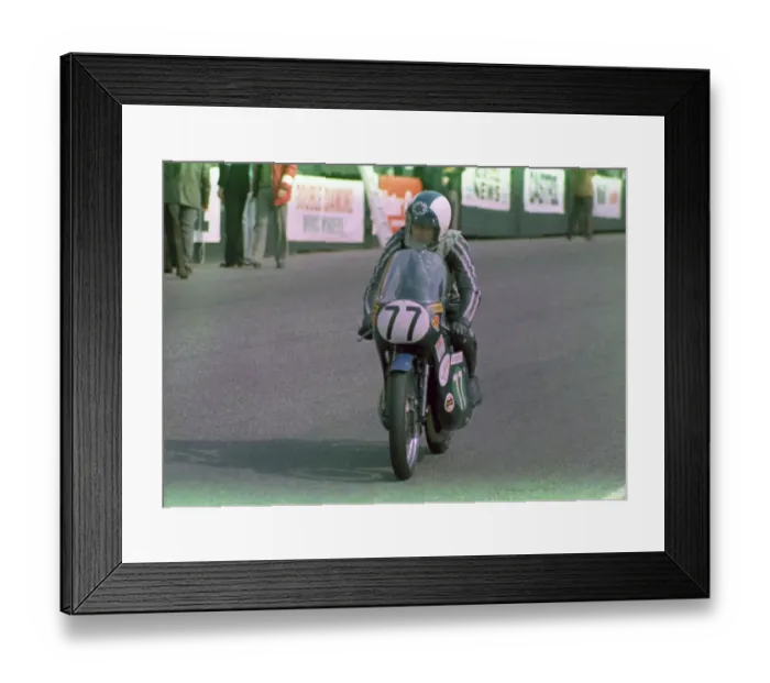 Framed Print : Alan Tottle (Yamaha) 1972 Lightweight Manx Grand Prix