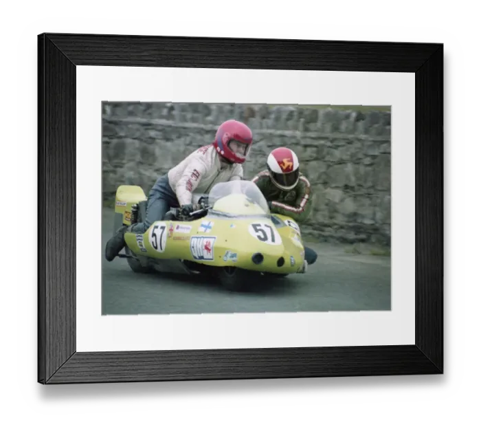 Framed Print : John Bullivant and Chris Fenton (Kawasaki) 1982 Southern 100 Framed Print : John Bullivant and Chris Fenton (Kawasaki) 1982 Southern 100