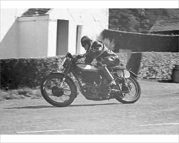 A Ms Smith (Norton) 1951 Senior Manx Grand Prix