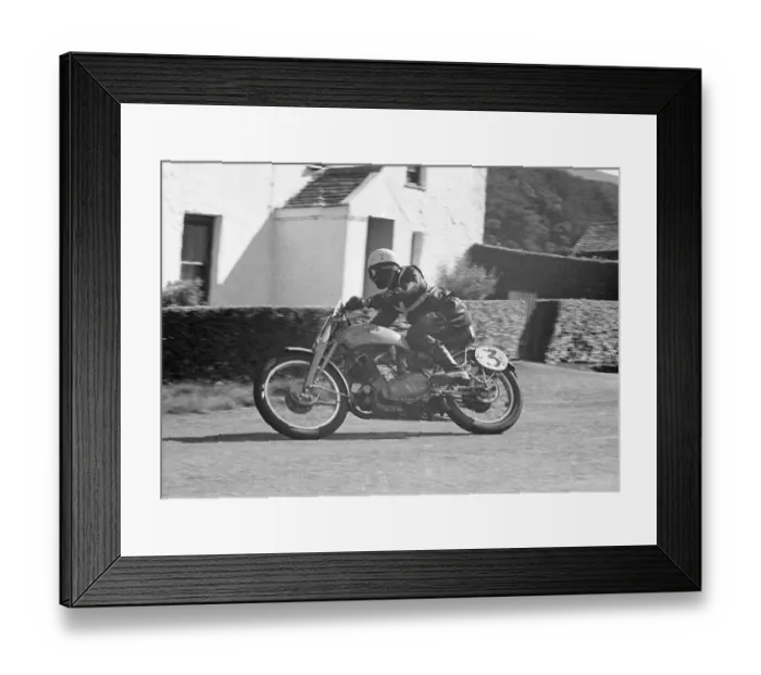 Framed Print : James Crossley (Vincent) 1951 Senior Manx Grand Prix