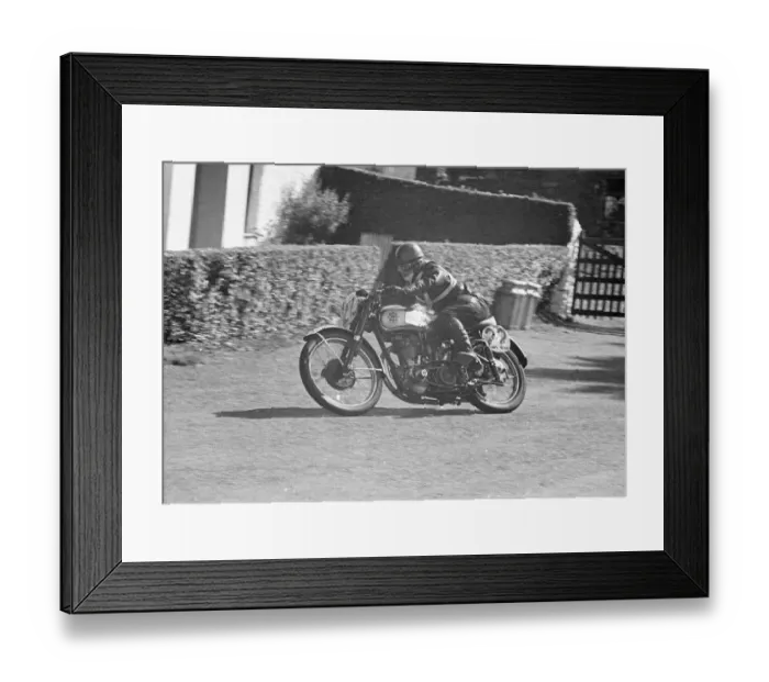 Framed Print : Derek Ennett (BSA) 1951 Senior Manx Grand Prix Framed Print : Derek Ennett (BSA) 1951 Senior Manx Grand Prix