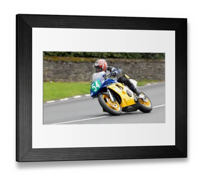 Framed Print : Alistair Howarth (Yamaha) 2011 Lightweight Manx Grand Prix Framed Print : Alistair Howarth (Yamaha) 2011 Lightweight Manx Grand Prix