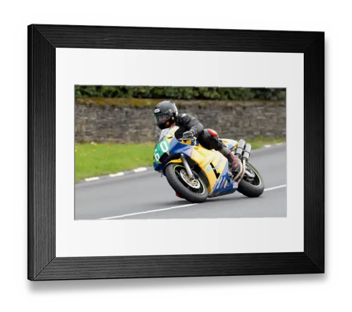 Framed Print : Mike Carter (Honda) 2011 Lightweight Manx Grand Prix Framed Print : Mike Carter (Honda) 2011 Lightweight Manx Grand Prix