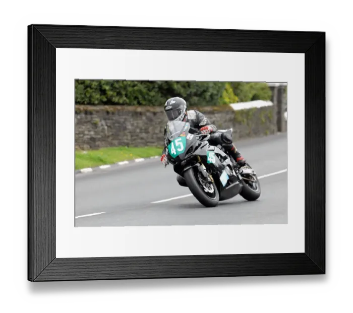Framed Print : Anthony Porter (Suzuki) 2011 Supertwin Manx Grand Prix Framed Print : Anthony Porter (Suzuki) 2011 Supertwin Manx Grand Prix