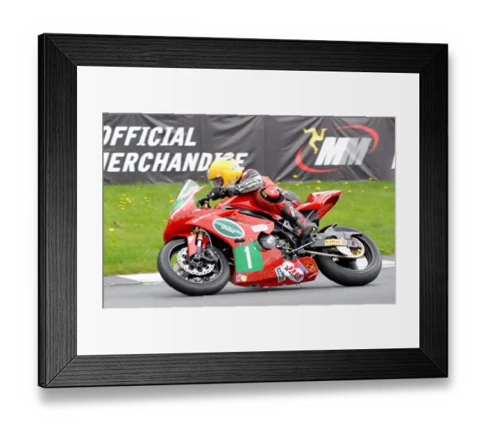 Framed Print : Dave Moffitt (Suzuki) 2011 Supertwin Manx Grand Prix Framed Print : Dave Moffitt (Suzuki) 2011 Supertwin Manx Grand Prix