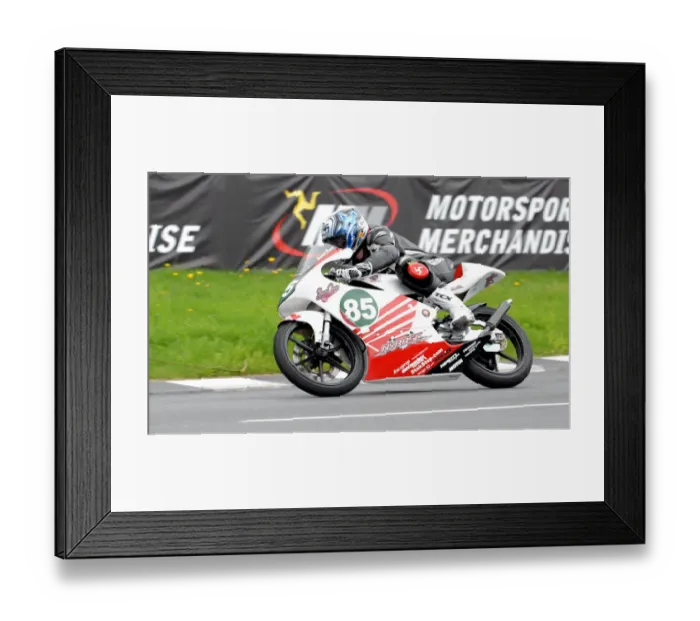 Framed Print : Sarah Boyes (Honda) 2011 Lightweight Manx Grand Prix Framed Print : Sarah Boyes (Honda) 2011 Lightweight Manx Grand Prix