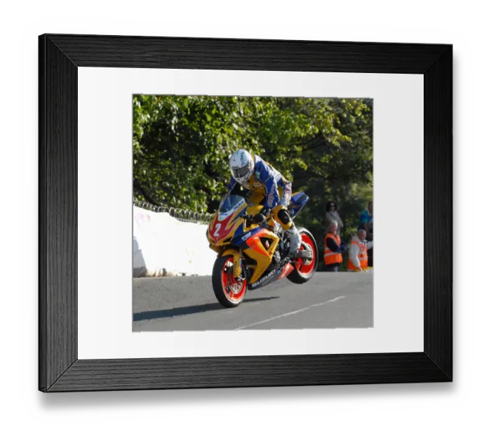 Framed Print : William Cowden (Suzuki) 2011 Newcomers Manx Grand Prix Framed Print : William Cowden (Suzuki) 2011 Newcomers Manx Grand Prix