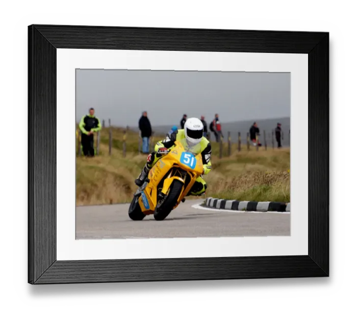 Framed Print : Neil Vicars (Honda) 2011 Junior Manx Grand Prix