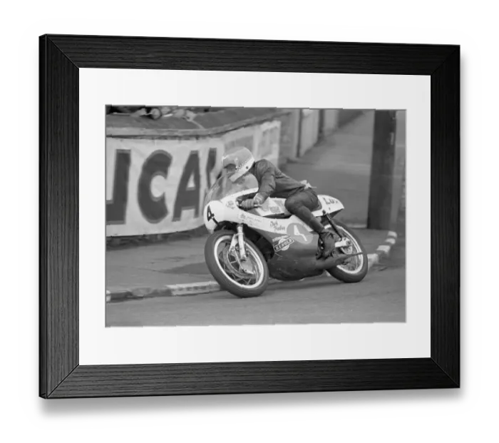 Framed Print : Jack Findlay (Yamaha) 1972 Junior TT Framed Print : Jack Findlay (Yamaha) 1972 Junior TT