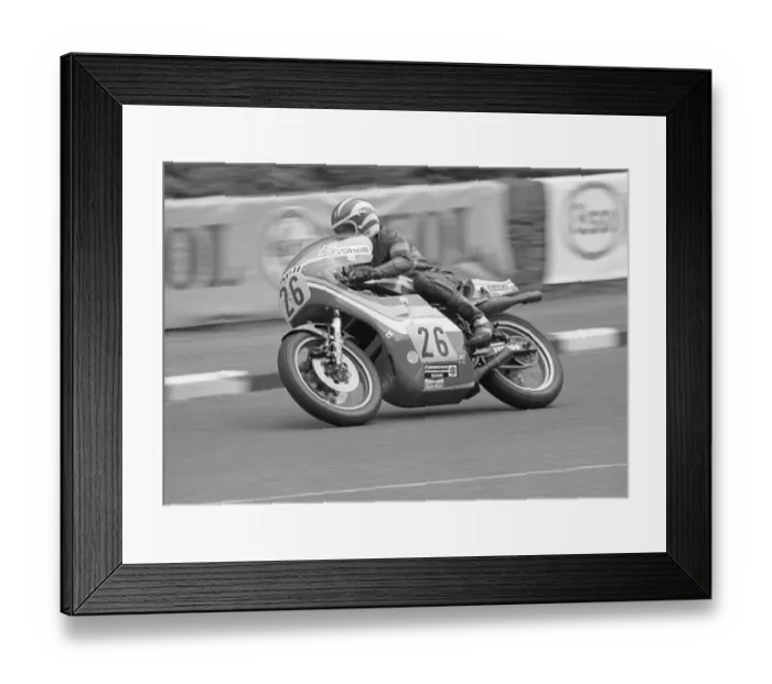 Framed Print : George Fogarty (Suzuki) 1977 Senior TT Framed Print : George Fogarty (Suzuki) 1977 Senior TT