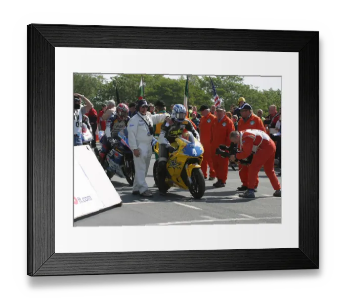 Framed Print : Martin Finnegan (Honda) 2005 Supersport TT Framed Print : Martin Finnegan (Honda) 2005 Supersport TT
