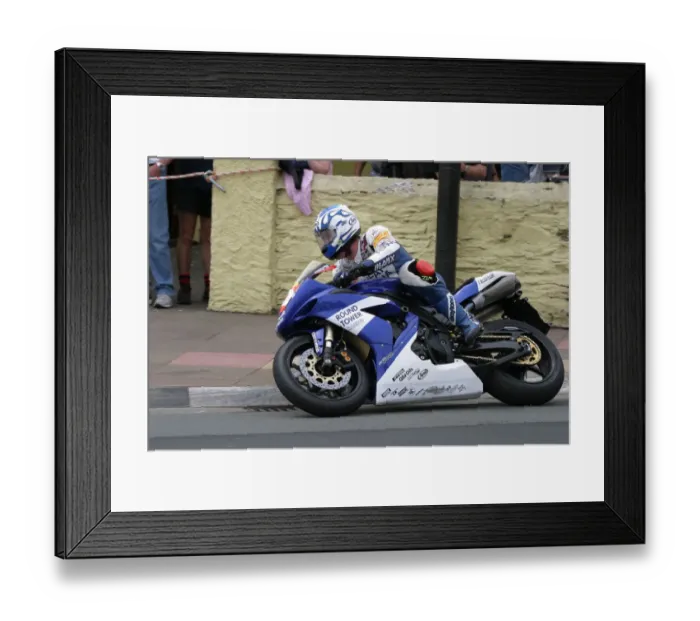 Framed Print : Martin Finnegan (Yamaha) 2004 Production 1000 TT Framed Print : Martin Finnegan (Yamaha) 2004 Production 1000 TT