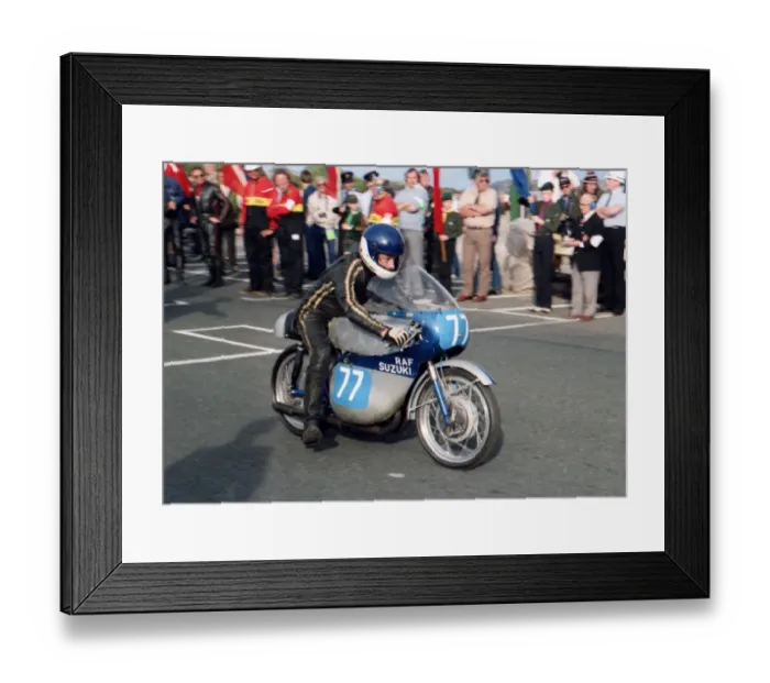 Framed Print : Richard Fitzsimmons (RAF Suzuki) 1984 Historic TT Framed Print : Richard Fitzsimmons (RAF Suzuki) 1984 Historic TT