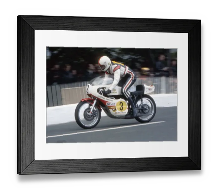 Framed Print : Billy Guthrie (Yamaha) 1975 Senior TT Framed Print : Billy Guthrie (Yamaha) 1975 Senior TT