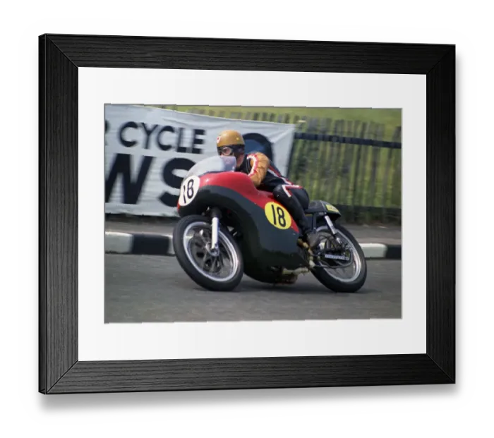 Framed Print : Selwyn Griffiths (Cowles Matchless) 1970 Senior TT Framed Print : Selwyn Griffiths (Cowles Matchless) 1970 Senior TT
