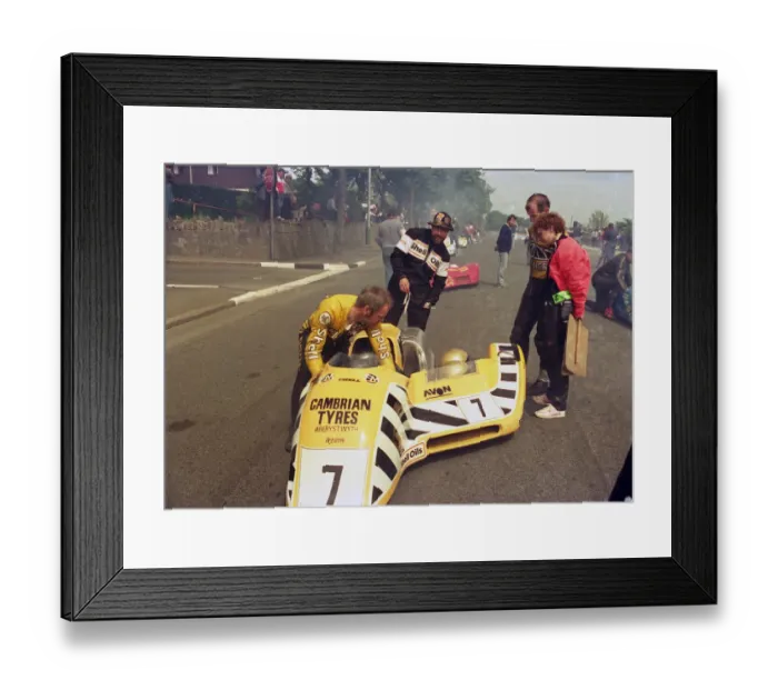 Framed Print : Dick Greasley and Stuart Atkinson (Ireson Yamaha) 1987 Sidecar TT Framed Print : Dick Greasley and Stuart Atkinson (Ireson Yamaha) 1987 Sidecar TT