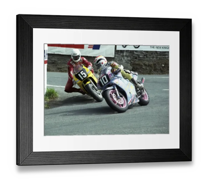 Framed Print : Ian King (Harris Honda) and Johnny Rea (Yamaha) 1993 Supersport 400 TT Framed Print : Ian King (Harris Honda) and Johnny Rea (Yamaha) 1993 Supersport 400 TT