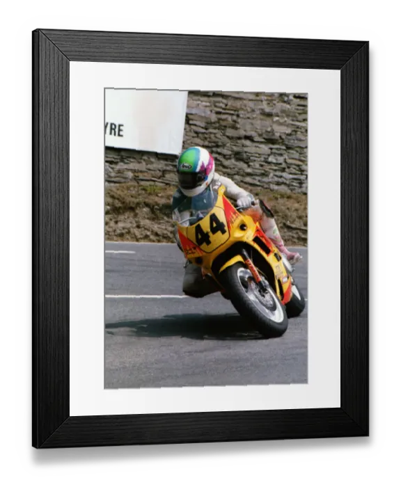 Framed Print : Robert Grant (Yamaha) 1992 Supersport 600 TT Framed Print : Robert Grant (Yamaha) 1992 Supersport 600 TT