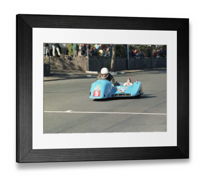 Framed Print : Derek Plummer & Gareth Keep (Kawasaki) 1990 Sidecar TT Framed Print : Derek Plummer & Gareth Keep (Kawasaki) 1990 Sidecar TT