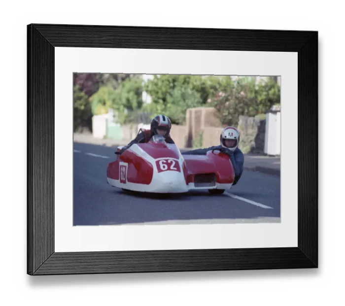 Framed Print : John Scarth & Peter Hill (Windle Yamaha) 1990 Sidecar TT Framed Print : John Scarth & Peter Hill (Windle Yamaha) 1990 Sidecar TT