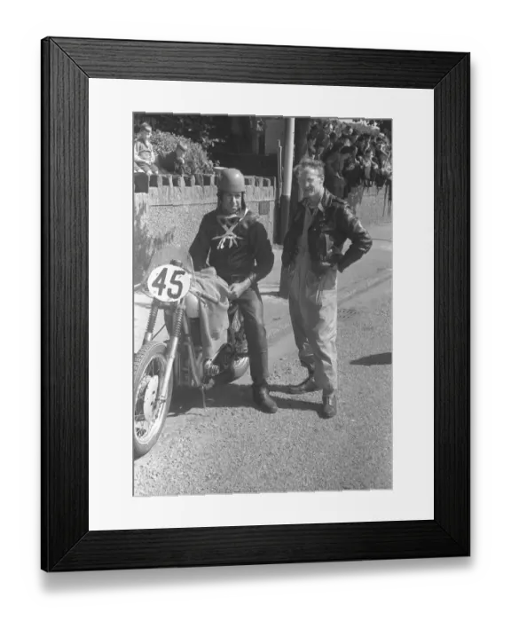 Framed Print : Antraneg Aharonian (BSA) 1957 Senior TT Framed Print : Antraneg Aharonian (BSA) 1957 Senior TT