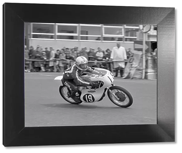 Ken Daniels (Yamaha) 1974 Ultra Lightweight TT