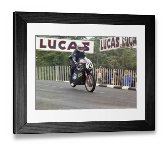 Framed Print : Gordon Daniels (TWS Suzuki) 1971 Junior TT Framed Print : Gordon Daniels (TWS Suzuki) 1971 Junior TT