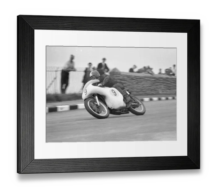 Framed Print : Dickie Dale (Norton) 1960 Senior TT Framed Print : Dickie Dale (Norton) 1960 Senior TT