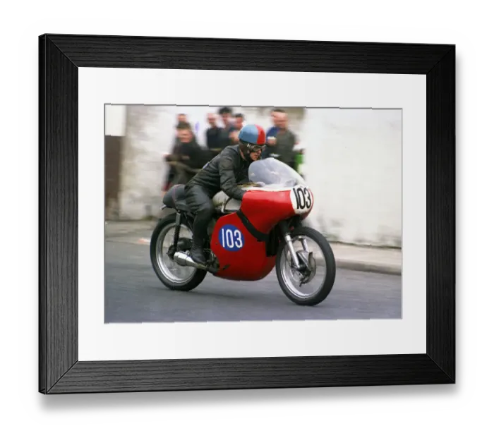 Framed Print : Walter Dawson (Norton) 1968 Junior TT Framed Print : Walter Dawson (Norton) 1968 Junior TT