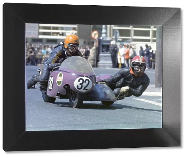 Geoff Davis & Milton Mitchinson (Triumph) 1973 500 Sidecar TT