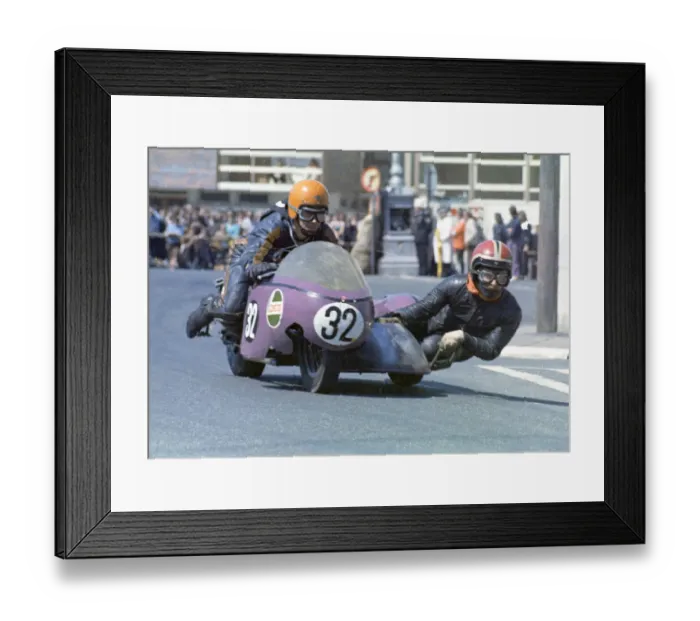 Framed Print : Geoff Davis & Milton Mitchinson (Triumph) 1973 500 Sidecar TT Framed Print : Geoff Davis & Milton Mitchinson (Triumph) 1973 500 Sidecar TT
