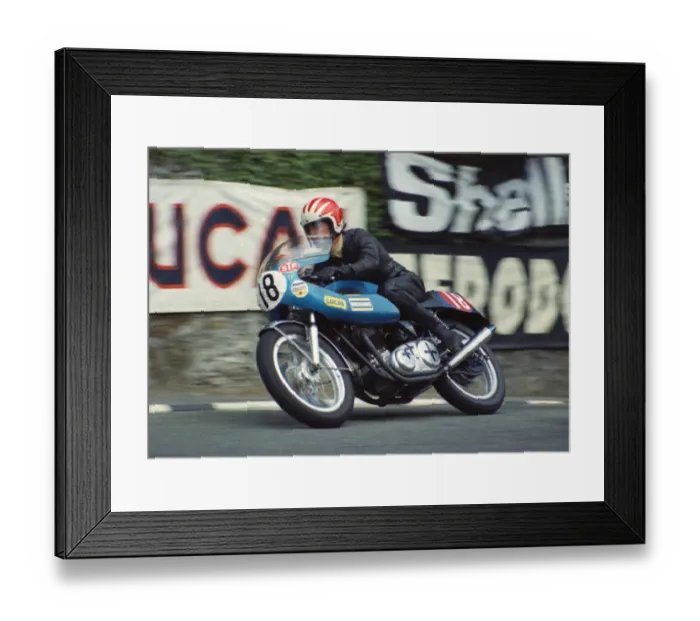 Framed Print : Walter Baxter (Norton) 1974 Production TT Framed Print : Walter Baxter (Norton) 1974 Production TT