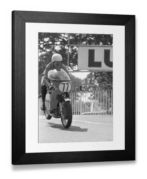 Framed Print : Walter Dawson (Seeley) 1975 Senior TT Framed Print : Walter Dawson (Seeley) 1975 Senior TT