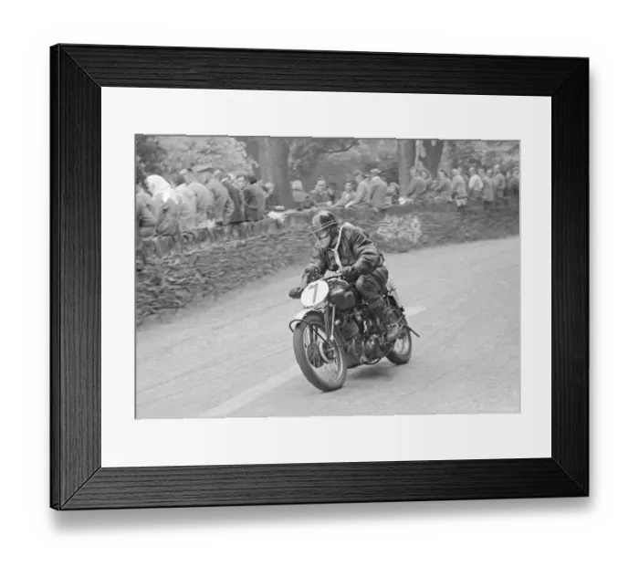 Framed Print : Dion Davis (Vincent) 1950 Clubman 1000 TT Framed Print : Dion Davis (Vincent) 1950 Clubman 1000 TT
