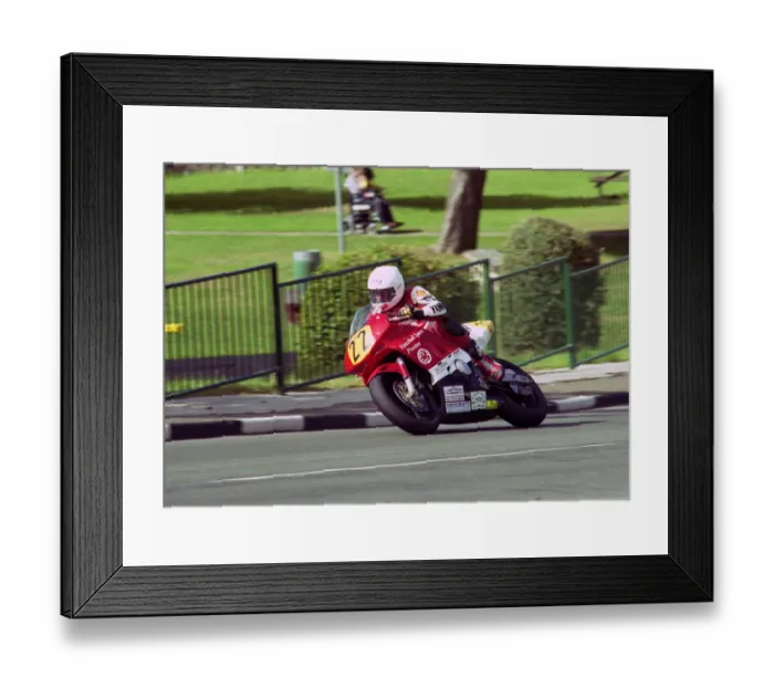Framed Print : Kenny Munro (Honda) 1999 Newcomers Manx Grand Prix Framed Print : Kenny Munro (Honda) 1999 Newcomers Manx Grand Prix