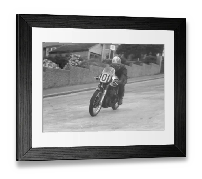 Framed Print : Terry Muir (Norton) 1960 Junior Manx Grand Prix