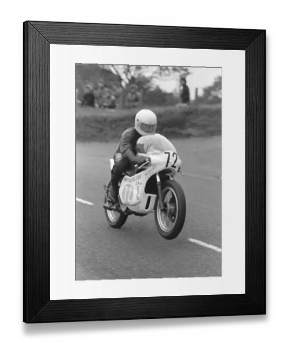 Framed Print : Paul Muirhead (Yamaha) 1980 Junior Manx Grand Prix