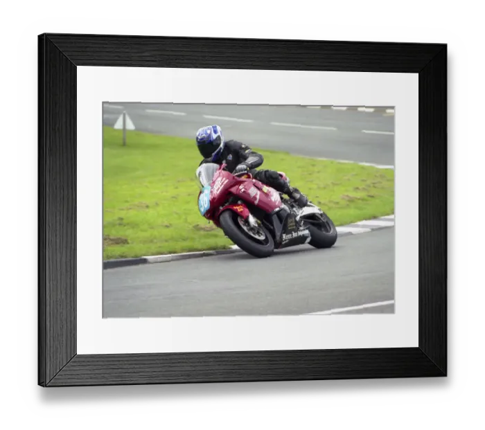 Framed Print : Karl Moss (Honda) 2004 Junior Manx Grand Prix Framed Print : Karl Moss (Honda) 2004 Junior Manx Grand Prix
